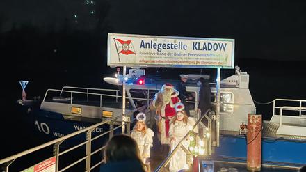 Weihnachtsmarkt Kladow mit Wasserschutzpolizei