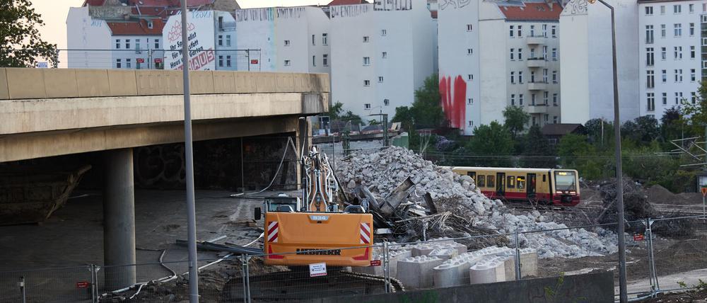 Der Auftrag für den Neubau der A100-Westendbrücke ist vergeben. (Archivbild)