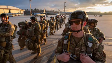 US-Soldaten der 173. Airborne Brigade auf dem Stützpunkt in Ramstein.