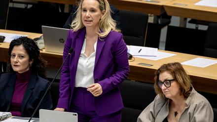 Die Berliner Kultursenatorin Sarah Wedl-Wilson (parteilos, Mitte) steht wegen der Vergabepraxis bei Fördermitteln für Projekte gegen Antisemitismus unter Druck. 