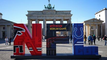 Die NFL ist am Donnerstag zunächst am Brandenburger Tor, am Sonntag geht es dann zum Spiel ins Olympiastadion.
