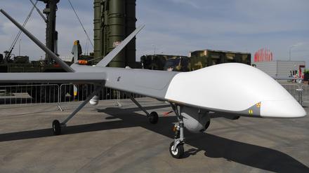 Eine unbemannte Kampfdrohne vom Typ Orion-E wird auf dem Internationalen Militärtechnischen Forum „Army-2022“ in Kubinka (Region Moskau, Russland) ausgestellt.