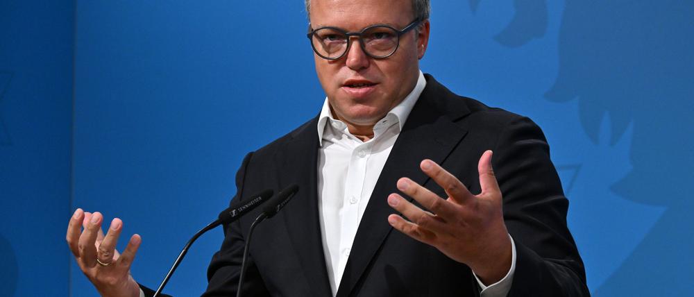 Thüringens Ministerpräsident Mario Voigt (CDU) hat in diesem Jahr den Vorsitz der Ost-Ministerpräsidentenkonferenz. (Archivbild)