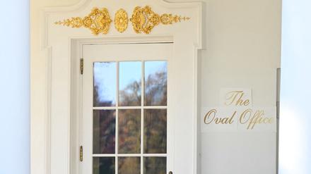 „The Oval Office“ prangt nun in Goldschrift am Weißen Haus.