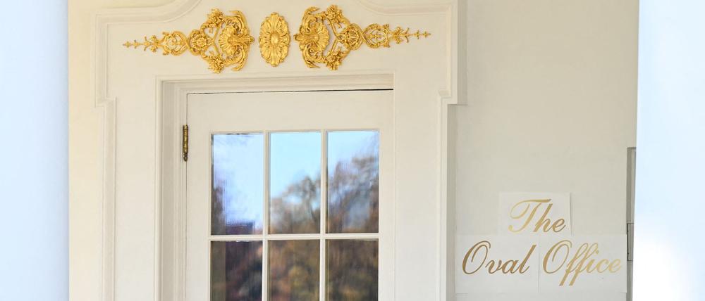 „The Oval Office“ prangt nun in Goldschrift am Weißen Haus.