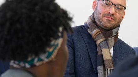 Innenminister René Wilke sieht in dem geplanten Landesaufnahmegesetz eine Entlastung für Kommune.