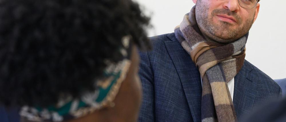 Innenminister René Wilke sieht in dem geplanten Landesaufnahmegesetz eine Entlastung für Kommune.