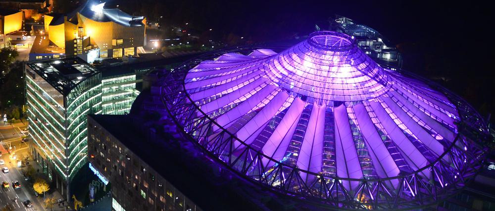 Das Zeltdach könnte Kulisse für einen Science-Film sein - nun wird sie es für Schlittschuhläufer. (Archivbild)