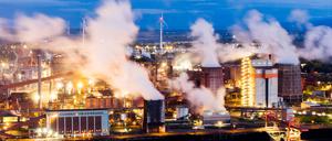Der CO₂-Ausstoß der Industrie belastet das Klima. (Archivbild)
