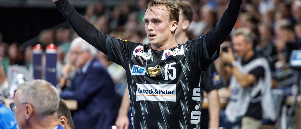 Füchse-Spielmacher Tobias Gröndahl steuerte sechs Tore zum Pokalerfolg bei. (Archivbild)