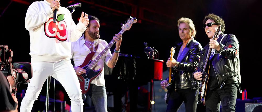 Nach mehr als 50 Jahren kündigt die US-Band Journey eine Abschiedstour an. (Archivbild)