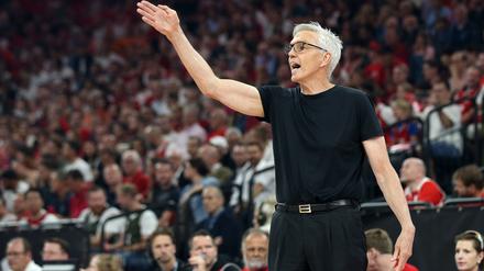Bayern-Trainer Gordon Herbert gewann mit seinem Team auch bei Paris Basketball. (Archivbild)