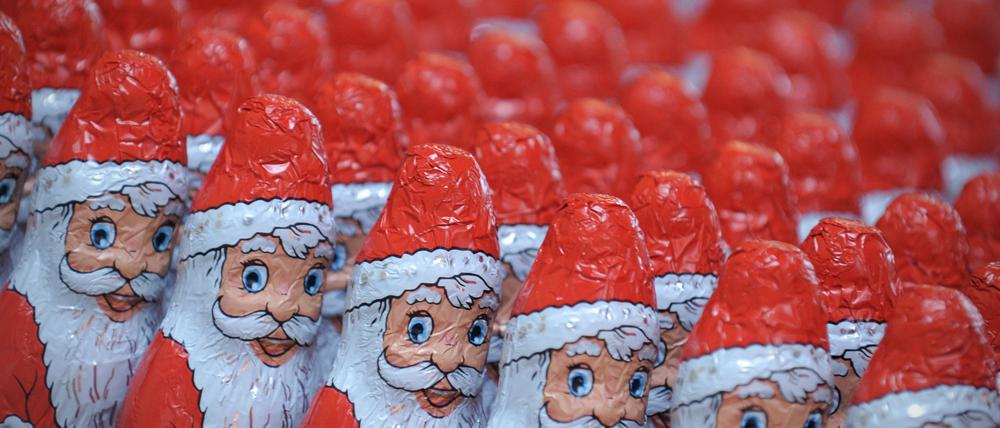 Schoko-Weihnachtsmänner sind beliebt - sowohl bei Kindern als auch bei Erwachsenen.