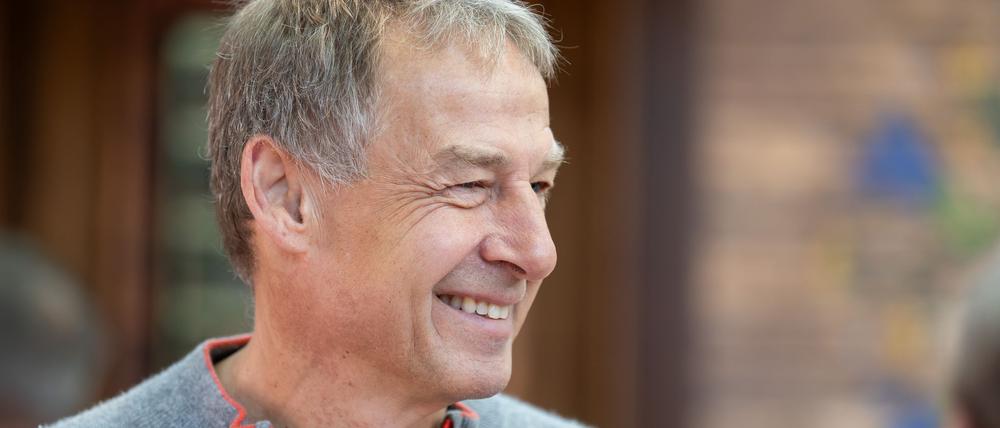 Ex-Bundestrainer Jürgen Klinsmann sieht den deutschen Fußball auf einem guten Weg. (Archivbild)