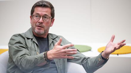 Karl-Theodor zu Guttenberg während eines Interviews mit der Deutschen Presse-Agentur.