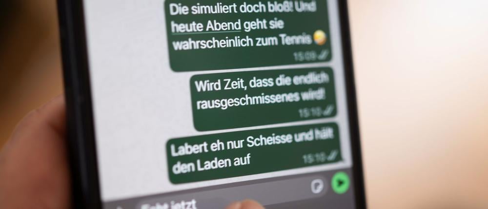 Im Netz und im realen Leben - oft am Arbeitsplatz - wird laut Studie zunehmend schikaniert, diffamiert, beleidigt. (Symbolbild)