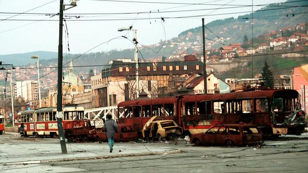 Zerstörung im Zentrum der bosnischen Hauptstadt Sarajevo während er Belagerung zu Beginn der neunziger Jahre.