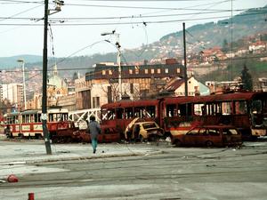 Zerstörung im Zentrum der bosnischen Hauptstadt Sarajevo während er Belagerung zu Beginn der neunziger Jahre.