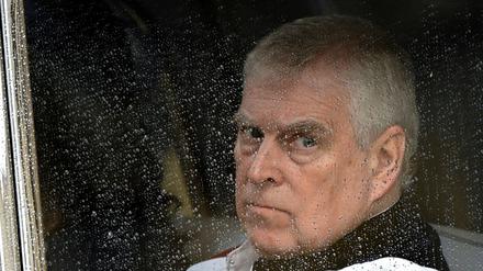 Der ehemalige Prinz Andrew steht auch nach dem Entzug aller Titel und Ehren unter Druck.