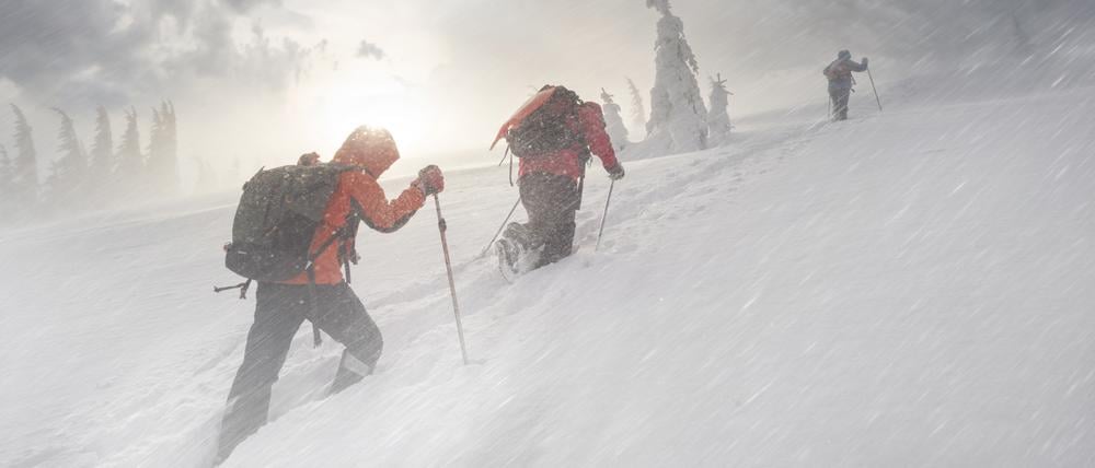 Im Sog der Höhe: Immer wieder unterschätzen Bergsteiger die Gefahr im Gebirge, wo das Wetter plötzlich umschlagen kann (Symbolbild).
