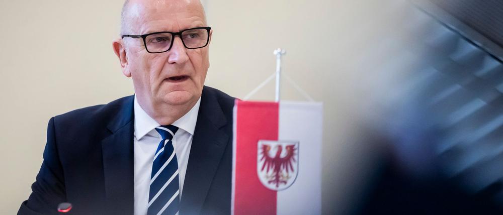 Am Montag reist Brandenburgs Ministerpräsident Dietmar Woidke (SPD) nach Großbritannien und will den Triebwerkshersteller Rolls-Royce besuchen (Archivbild).