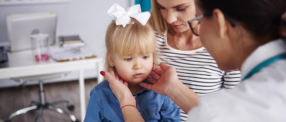 Die meisten Gaumenmandelentfernungen finden im Kinder- und Jugendalter statt.