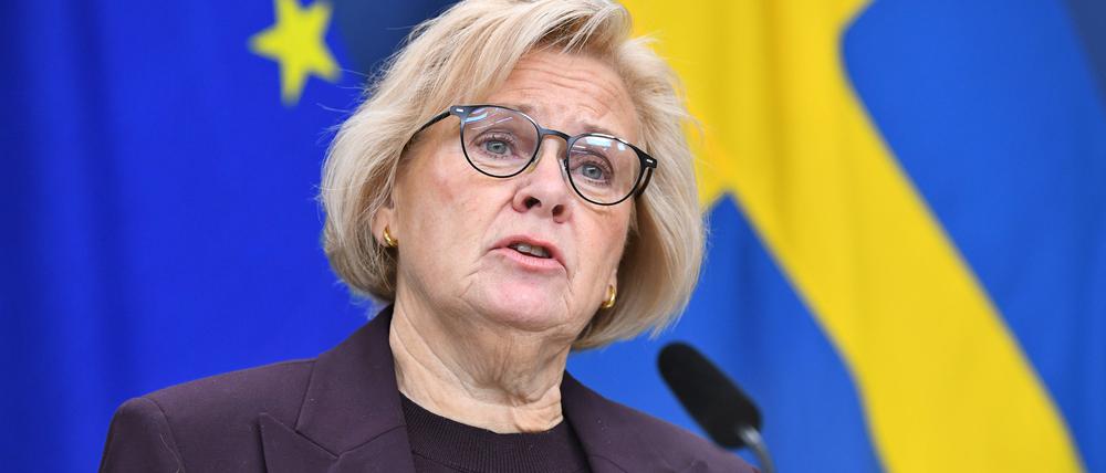 Schwedens Polizeichefin Petra Lundh spricht auf einer Pressekonferenz.