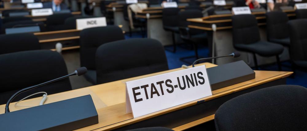 Die leeren Plätze der amerikanischen Delegation nach dem US-Boykott der 60. Sitzung der UPR-Arbeitsgruppe des UN-Menschenrechtsrats im europäischen Hauptquartier der Vereinten Nationen in Genf.