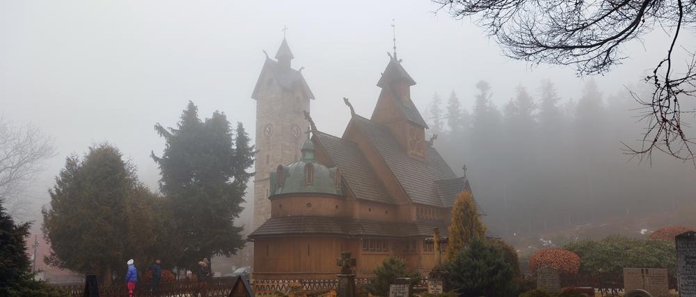 Mystische Welten: die Wikingerkirche bei Karpacz. 