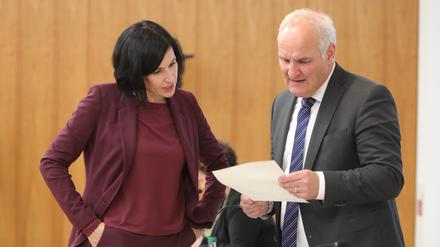 Gelten als Team: Noosha Aubel und Bernd Rubelt in der Stadtverordnetenversammlung. 