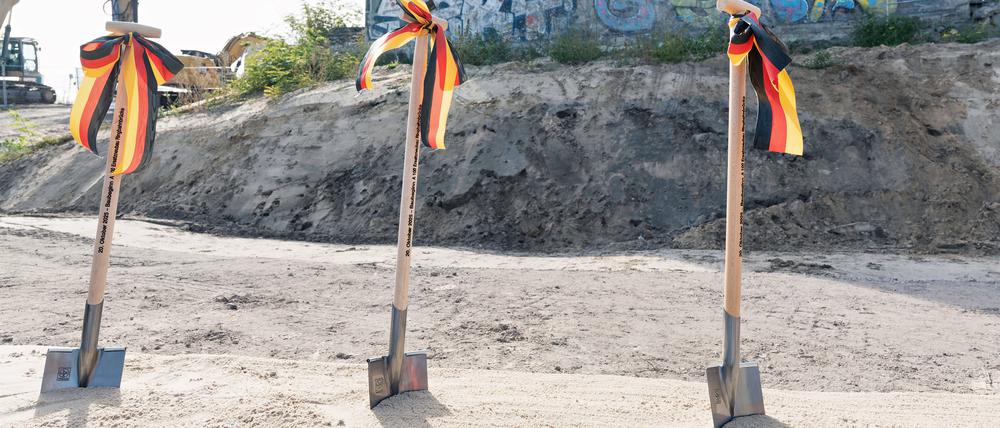 Ende Oktober hat der Ersatzneubau der Ringbahnbrücke der A100 in Berlin begonnen.