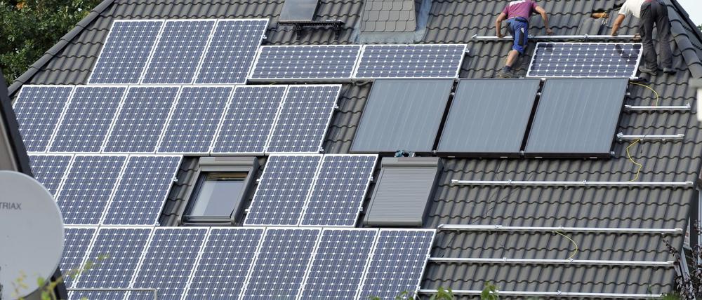 Privatpersonen ließen sich zuletzt deutlich weniger Solaranlagen installieren. (Archivbild)