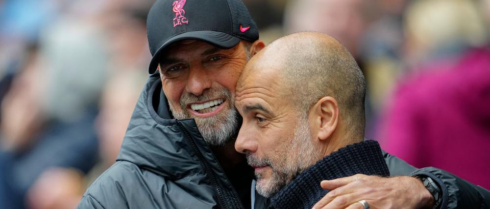 Pep Guardiola (r.) spricht auch vor seinem 1000. Spiel als Trainer nur höchsten Tönen von Jürgen Klopp.