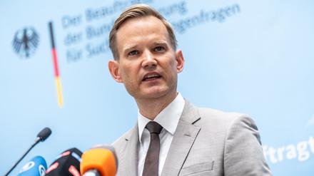 Hendrik Streeck (CDU), gibt ein Pressestatement in seiner neuen Funktion als Beauftragter der Bundesregierung für Sucht- und Drogenfragen im Bundesministerium für Gesundheit.