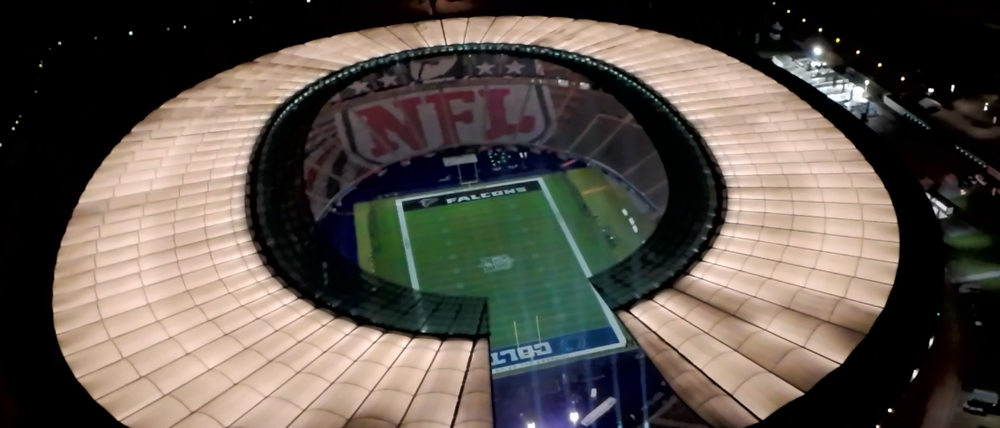 Die Indianapolis Colts ließen am Freitagabend über dem Berliner Olympiastadion 300 Drohnen aufsteigen.