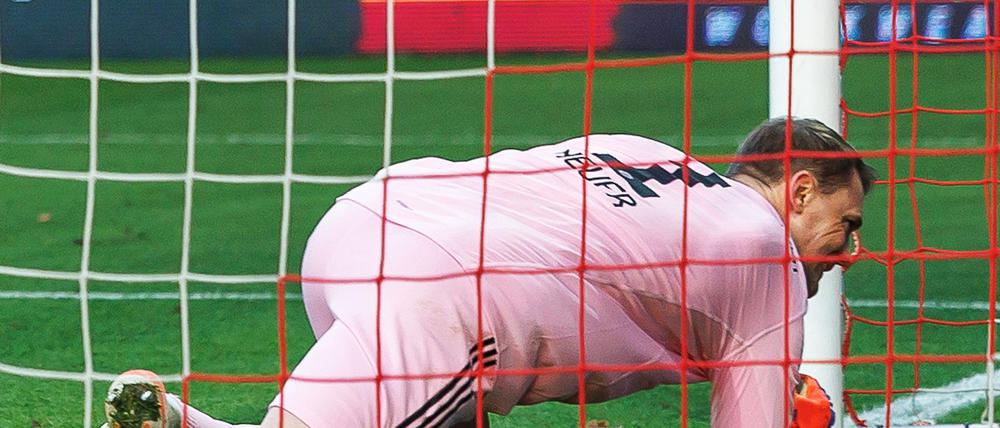 Manuel Neuer sah beim Tor der Berliner unglücklich aus. 