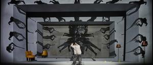 „Die Physiker“ am Hans Otto Theater Potsdam, inszeniert von Andreas Merz.