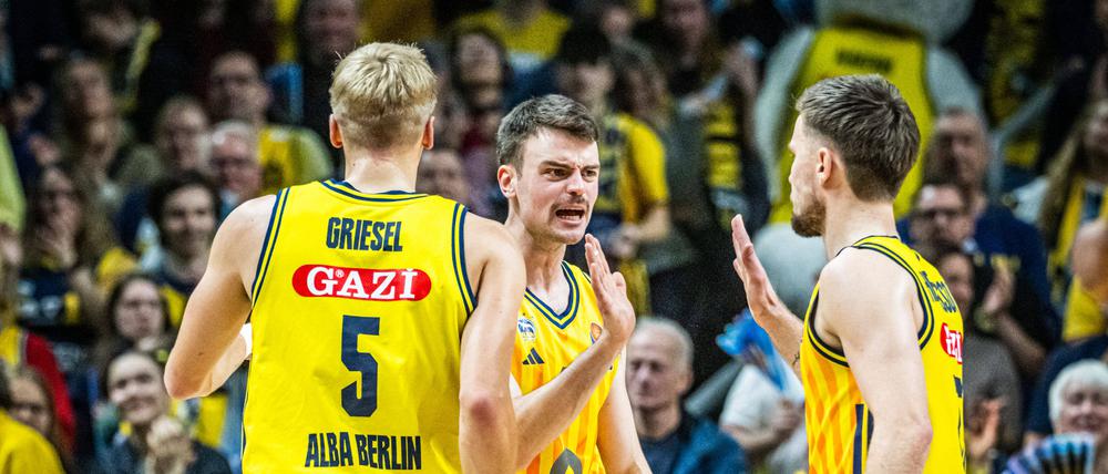 Für Sam Griesel, Jonas Mattisseck und Martin Hermannsson (von links nach rechts) geht es aufwärts.