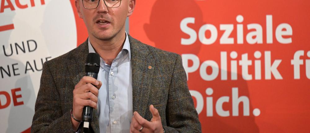 Daniel Keip von der SPD lag bei der Wahl vor CDU-Amtsinhaber Scheller. (Archivbild)