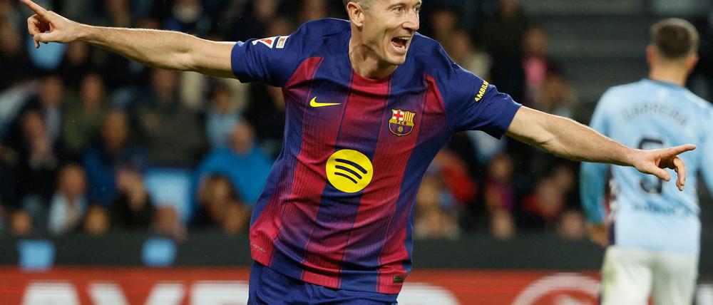 Robert Lewandowski erzielte drei Treffer für den FC Barcelona beim Sieg in Vigo.