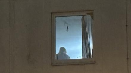 Experten von der Spurensicherung des Landeskriminalamts Berlin untersuchten die Wohnung.