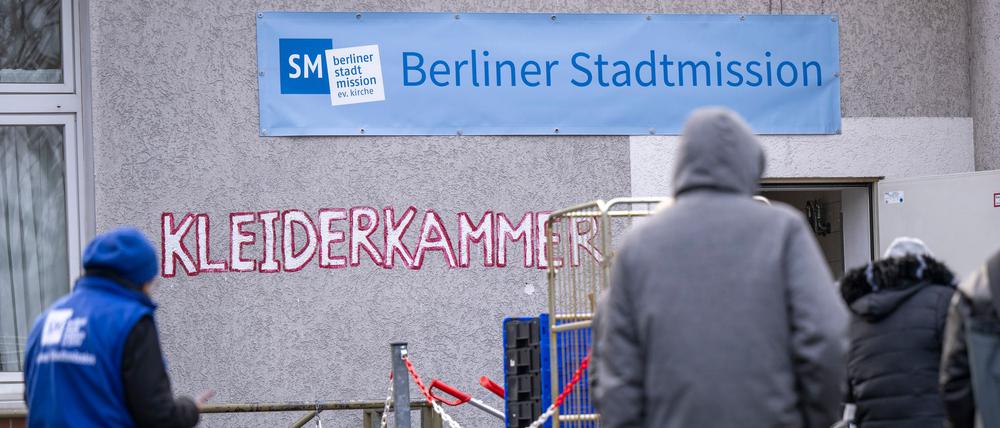 Wer eine ungenutzte Winterjacke hat, kann diese spenden. (Archivbild)