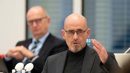 Die SPD/BSW-Koalition - darunter Ministerpräsident Dietmar Woidke (SPD) und BSW-Fraktionschef Niels-Olaf Lüders - berät über zwei umstrittene Medienstaatsverträge (Archivbild).