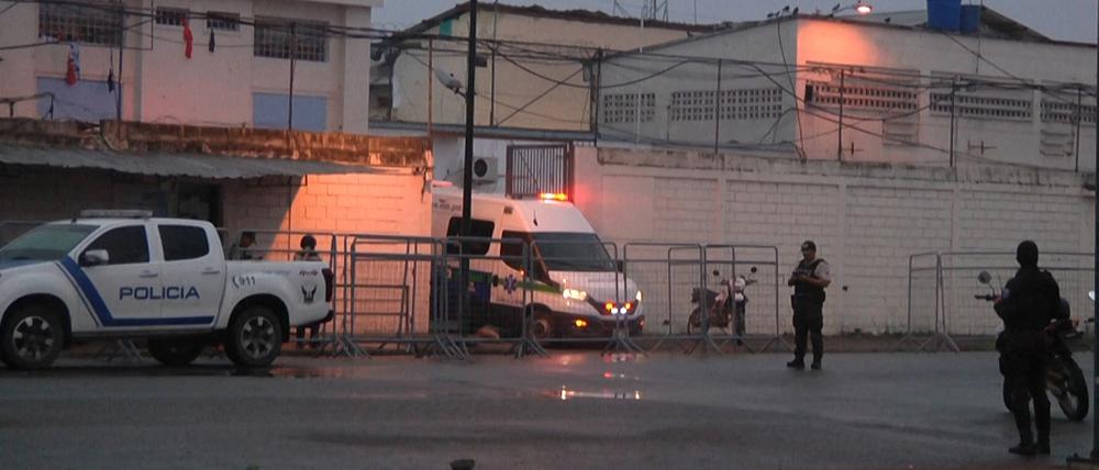 In einem Gefängnis in Ecuador sind bei verschiedenen Zwischenfällen insgesamt 31 Insassen ums Leben gekommen.
