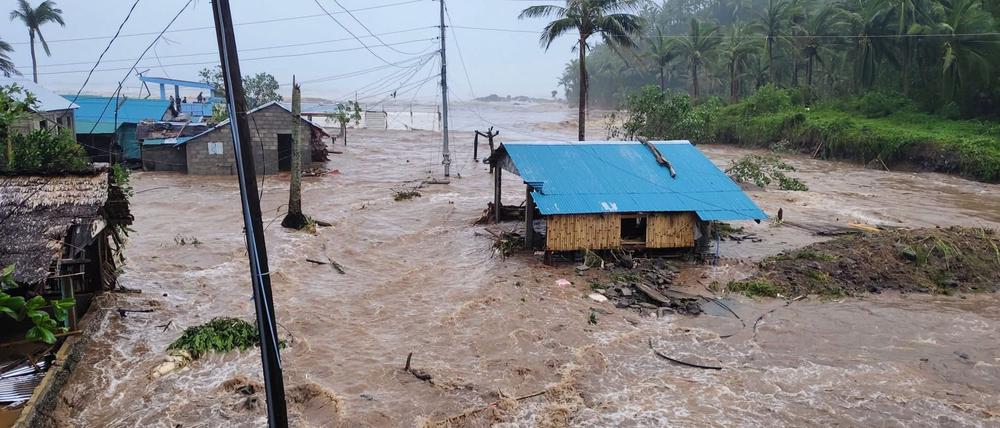 „Fung-Wong“ löste teilweise schwere Überflutungen aus.
