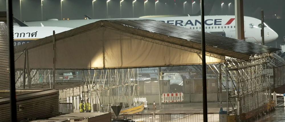 Grund für die Umleitung war laut Airline Brandgeruch im Cockpit. 