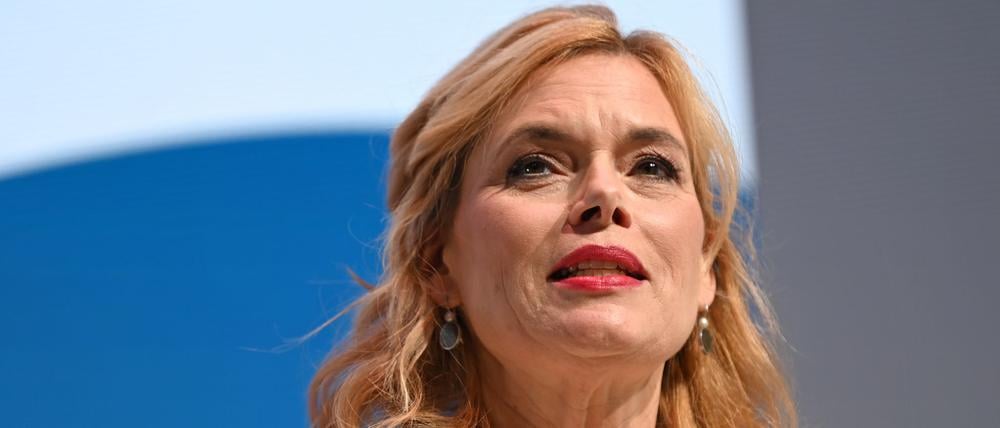 Julia Klöckner (CDU), Bundestagspräsidentin, spricht während der Verleihung des Paul-Spiegel-Preises 2025 im Humboldt Carré. 