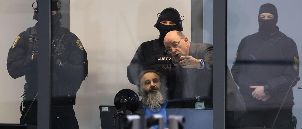 Der Attentäter vom Magdeburger Weihnachtsmarkt kurz vor dem Prozessbeginn.