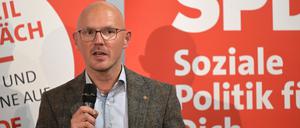 Daniel Keip (SPD) lag im ersten Wahlgang in Brandenburg/Havel mit 26, 6 Prozent vorne.