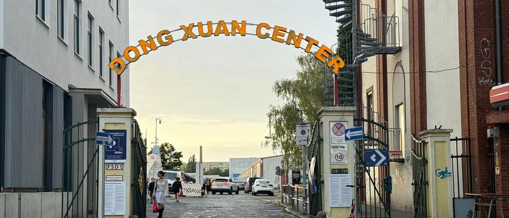 Der Eingang des Dong Xuan Centers in Berlin-Lichtenebrg. (Symbolbild)